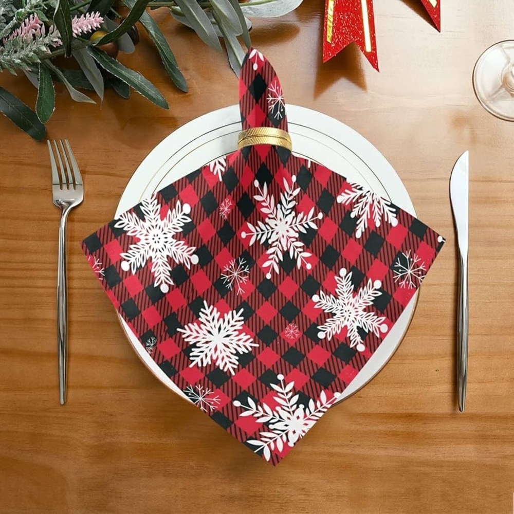 Christmas Snowflakes Plaid Napkins Set of 6 -NWT